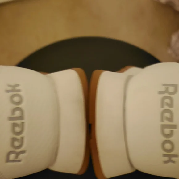 EUC Reebok Classics (W sz 9) - Picture 7 of 8